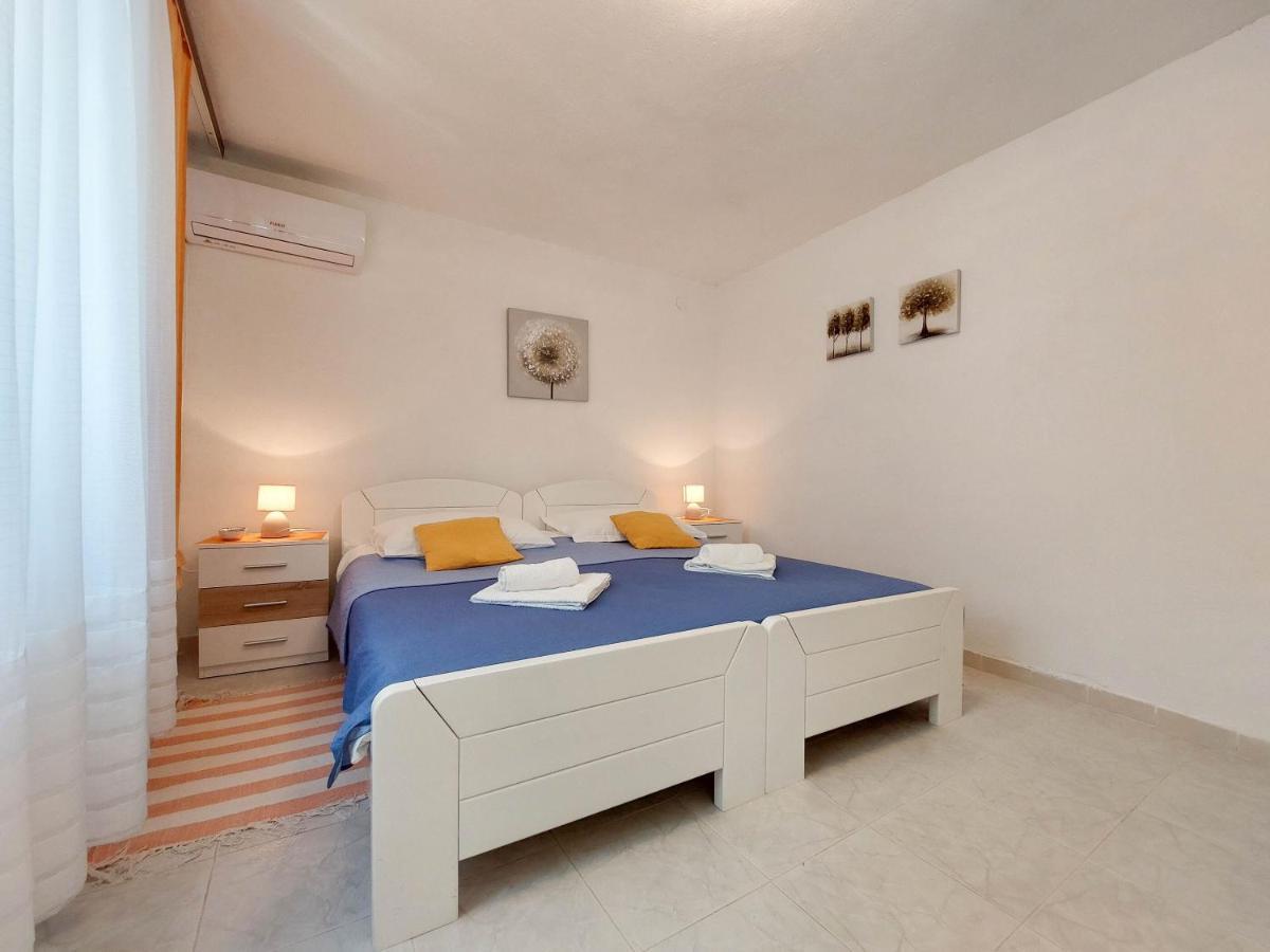 Apartments Ivanka Krk Town Kültér fotó