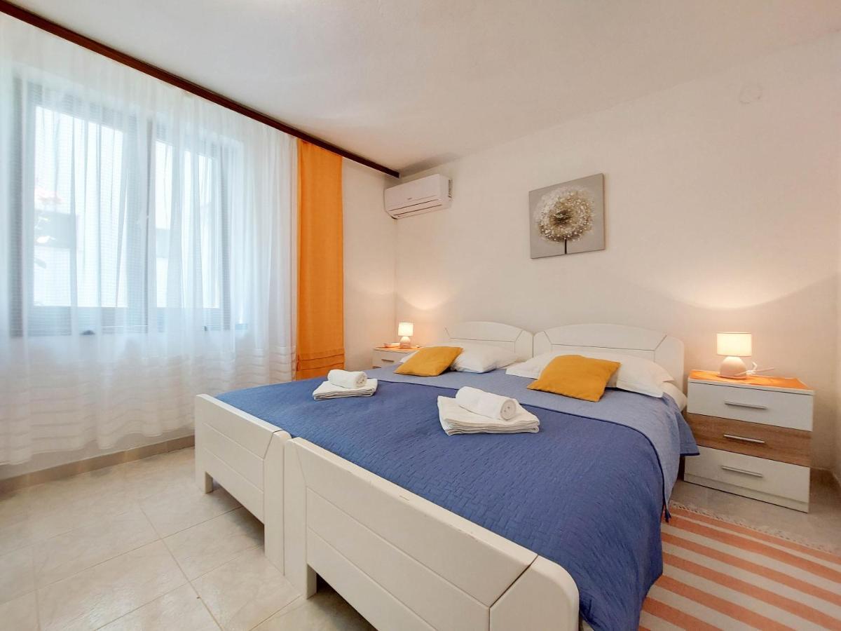 Apartments Ivanka Krk Town Kültér fotó