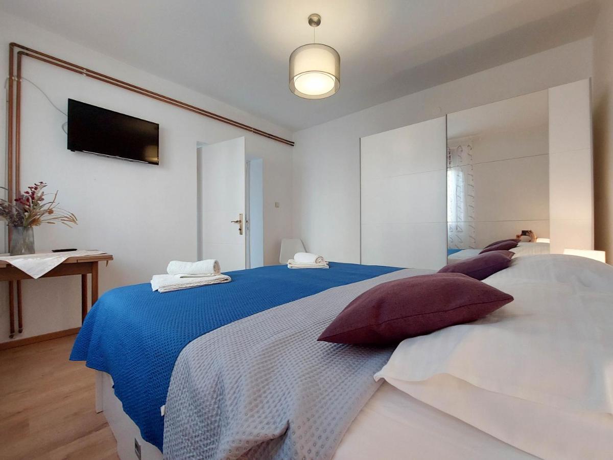 Apartments Ivanka Krk Town Kültér fotó