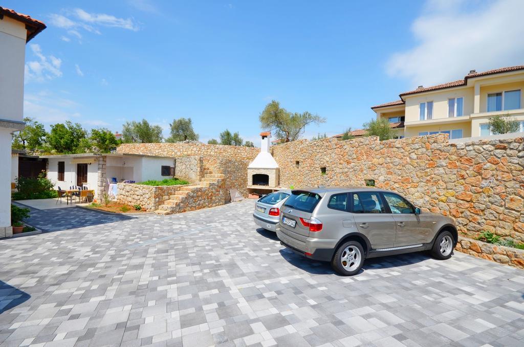 Apartments Ivanka Krk Town Kültér fotó